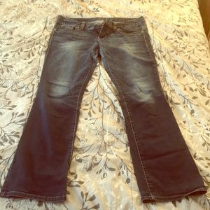 Ladies GUESS Jeans, mid waist